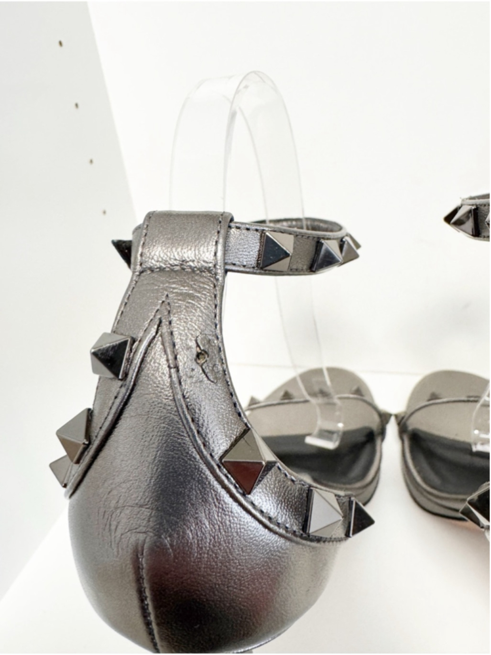 VALENTINO GARAVANI Rockstud metallic leather sandals Size 40 - Picture 10 of 10